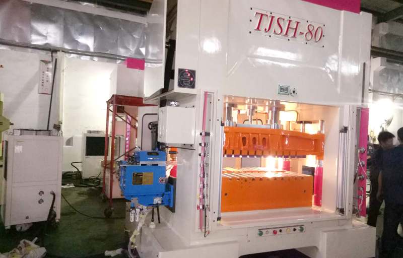 泰基山衝床配夾式午夜男女视频使用中