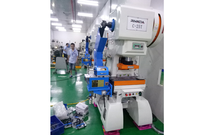 虹瑞衝床配午夜福利精品夾式午夜男女视频批量出機