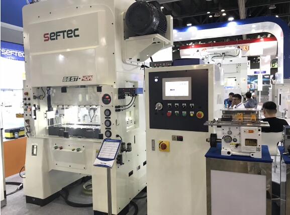 午夜男女视频的旋轉和送料模塊應該怎麽使用？